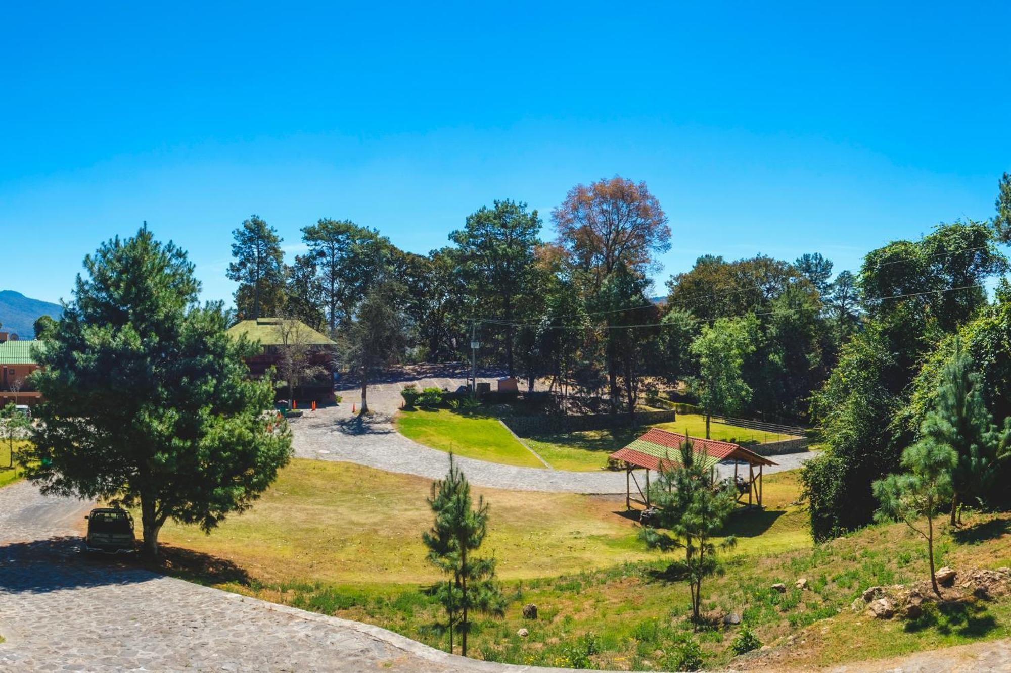 Zirahuen Forest And Resort Экстерьер фото